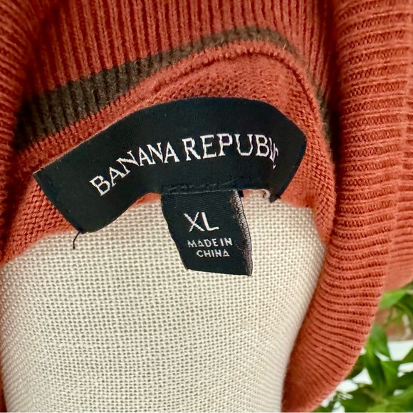 Men’s Banana Republic Zipper Turtle Neck Fall Sweater - Picture 5 of 5